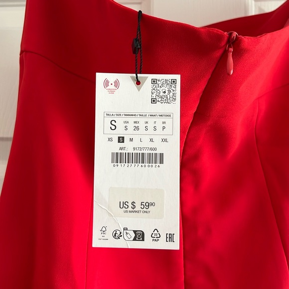 Fitted Strapless Dress - Picture 4 of 4